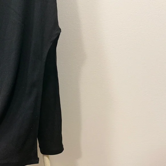 Black Cap Sleeve Dress with High Slit - Picture 2 of 5